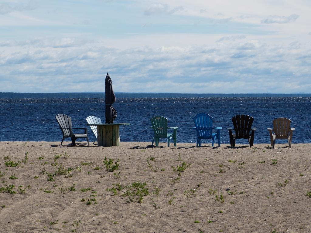 Domaine Sur Une Plage Saint-Félicien المظهر الخارجي الصورة